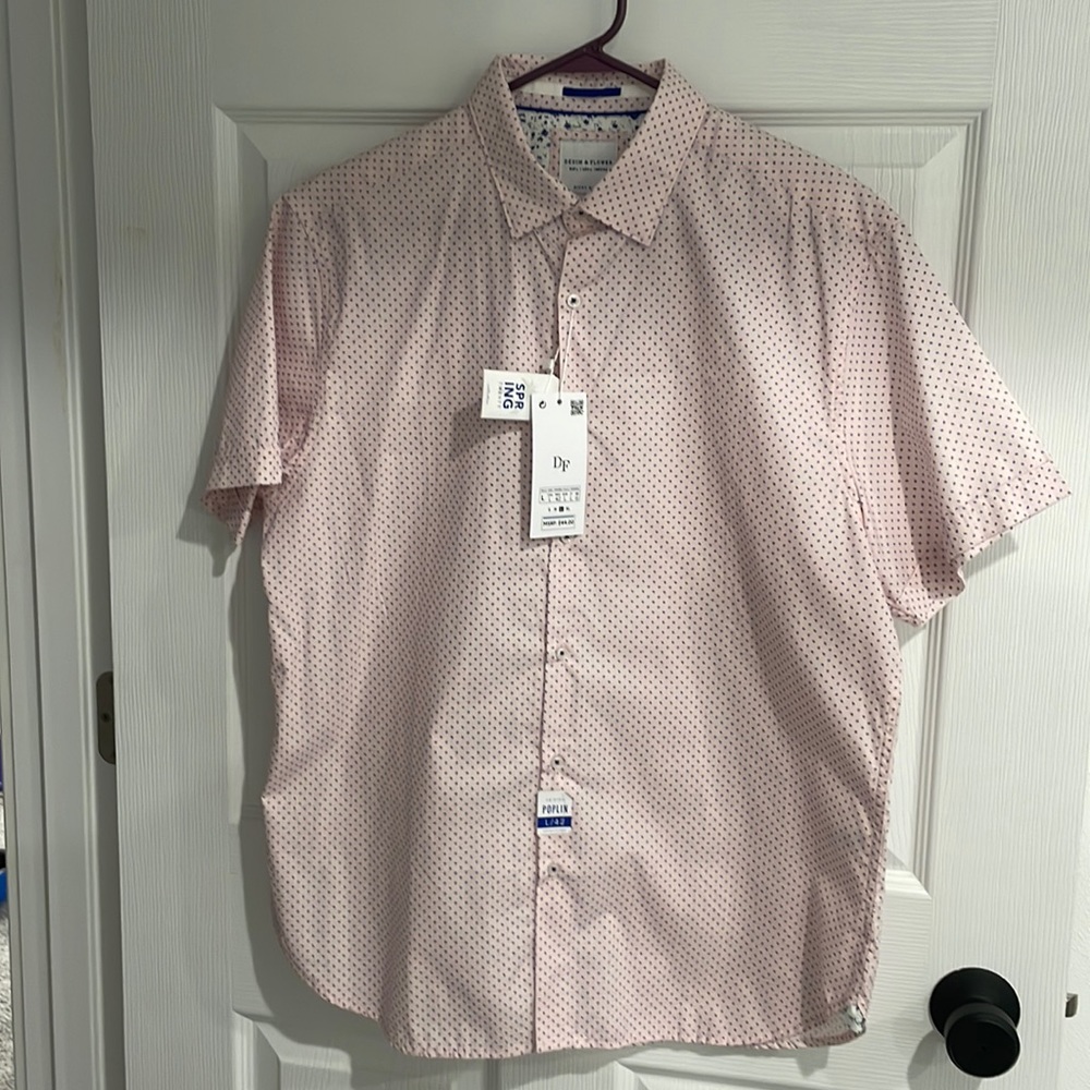 NWT. Denim & Flower, Large, Short Sleeved Button Up.